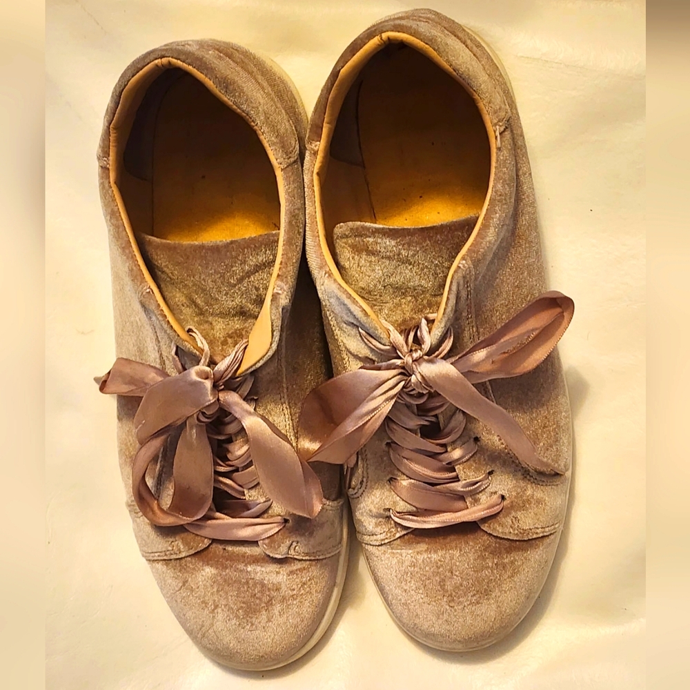 SOLD***Sam Edelman Sneakers sz 10